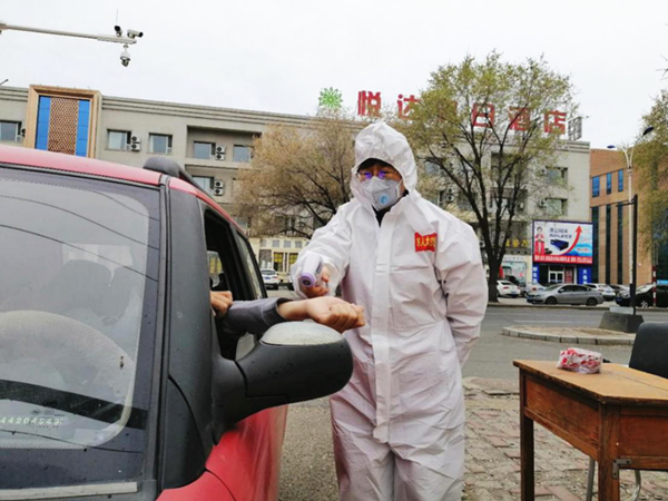 吉林市人大常委会组织机关干部职工下沉南宁社区开展疫情防控工作